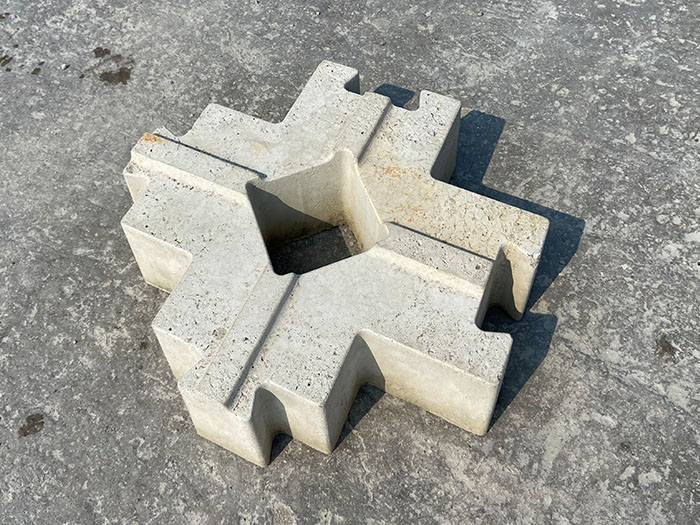 嵌入式护坡切块